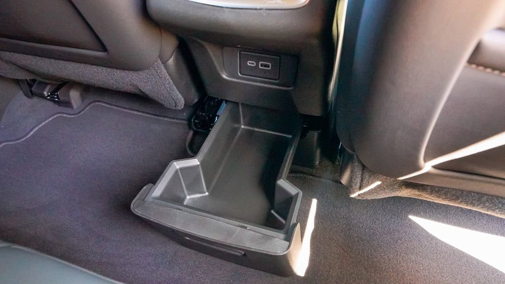 Certified 2025 Cadillac XT6 Premium Luxury w/ Technology Package image 17