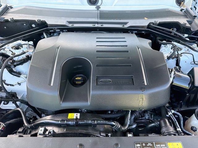 Used 2025 Land Rover Defender 110 X-Dynamic SE AWD/4WD image 30