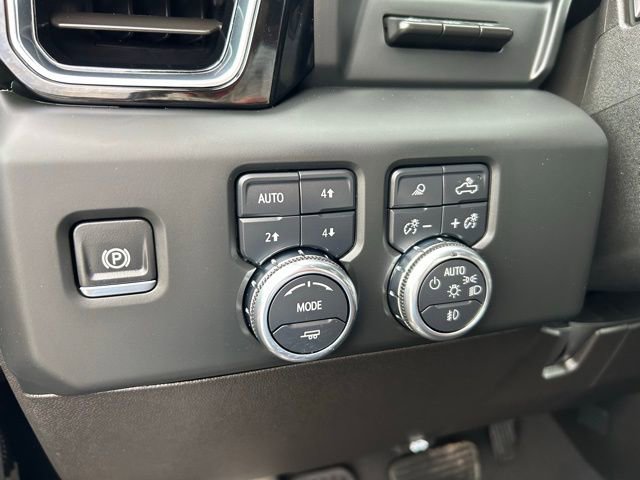 Used 2024 GMC Sierra 3500 Denali Ultimate AWD/4WD image 31