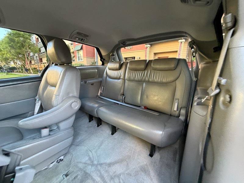Used 2010 Toyota Sienna LE FWD image 29