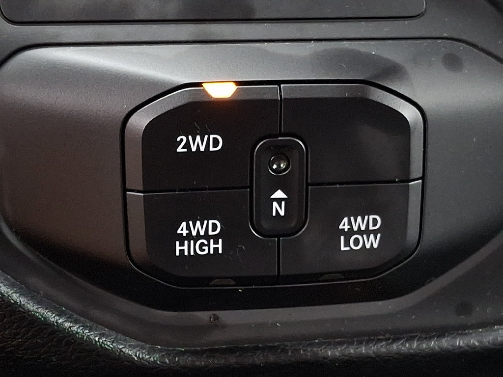 Certified 2025 RAM 2500 Big Horn AWD/4WD image 24