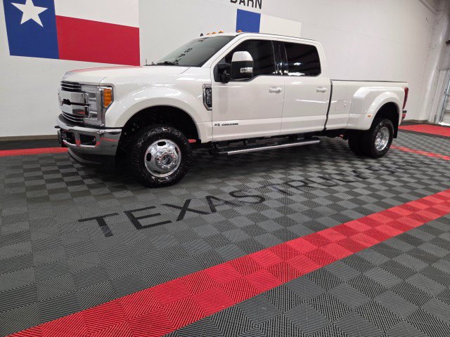 Used 2019 Ford F350 Lariat w/ Lariat Ultimate Package AWD/4WD image 3