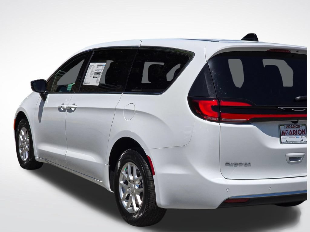 New 2027 Chrysler Pacifica Select FWD image 40