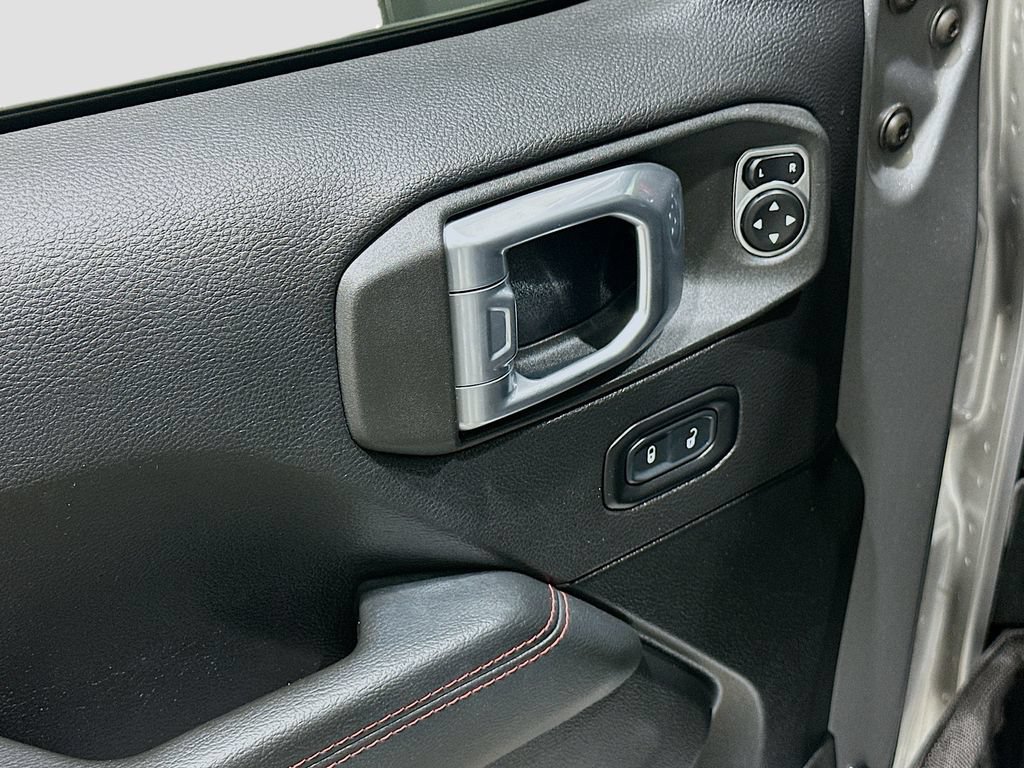 Used 2021 Jeep Wrangler Unlimited Rubicon AWD/4WD image 17