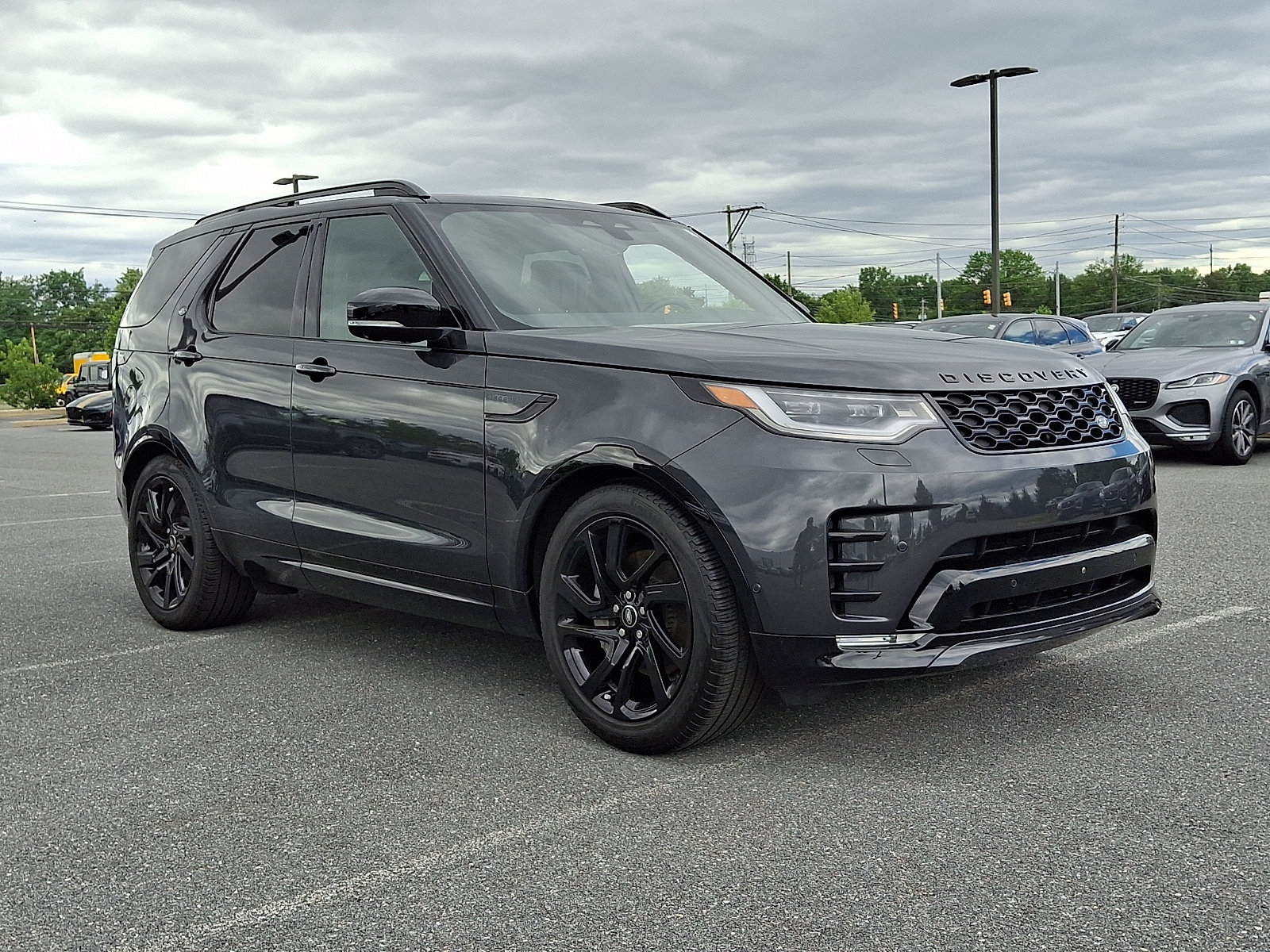 Used 2025 Land Rover Discovery Dynamic SE AWD/4WD image 6