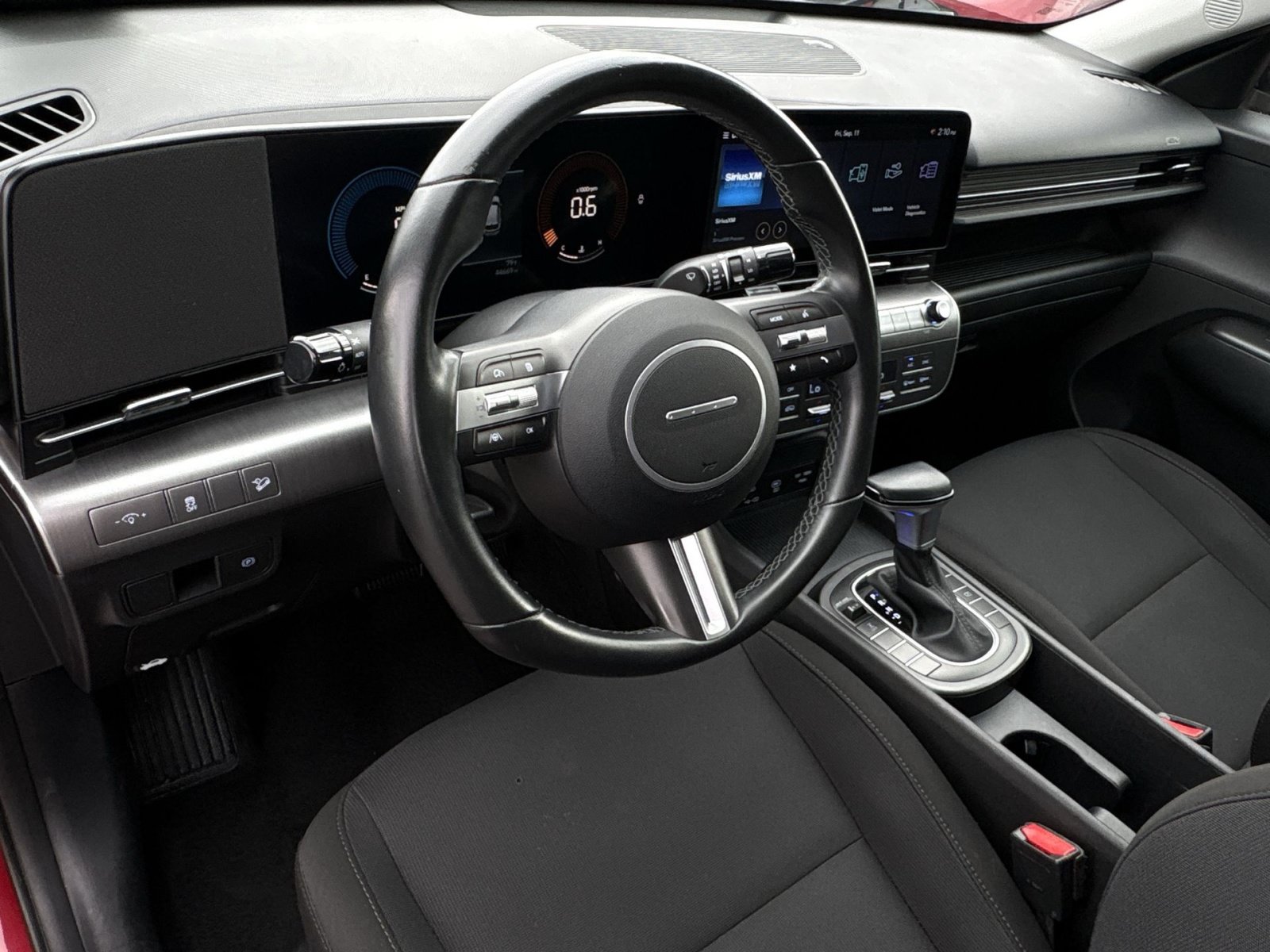 Certified 2025 Hyundai Kona SEL AWD/4WD image 16