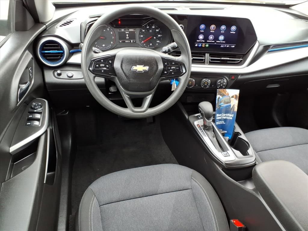 Used 2024 Chevrolet Trax LS w/ LS Convenience Package FWD image 10