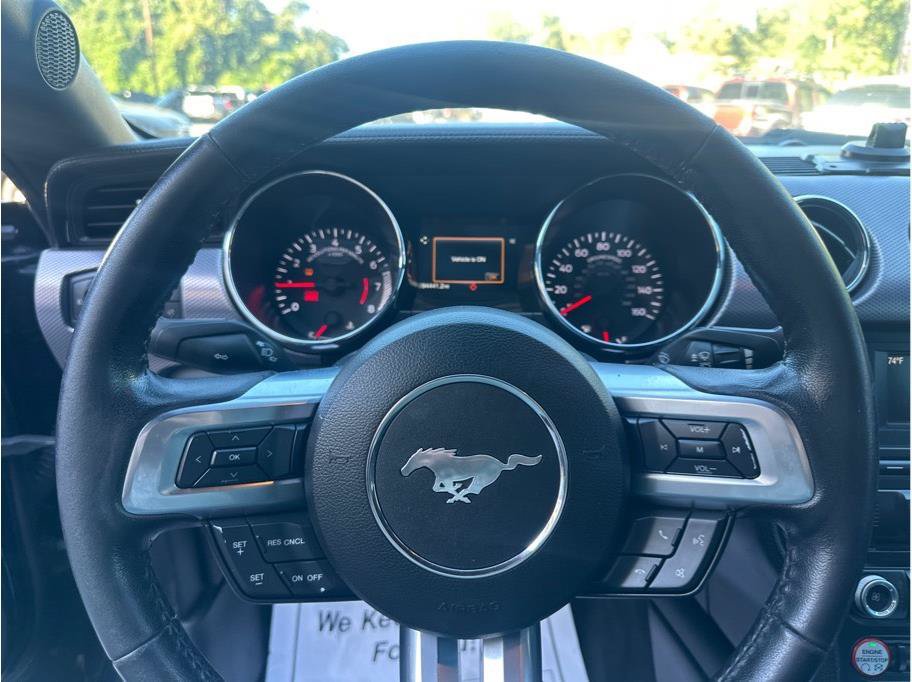 Used 2017 Ford Mustang Coupe RWD image 16