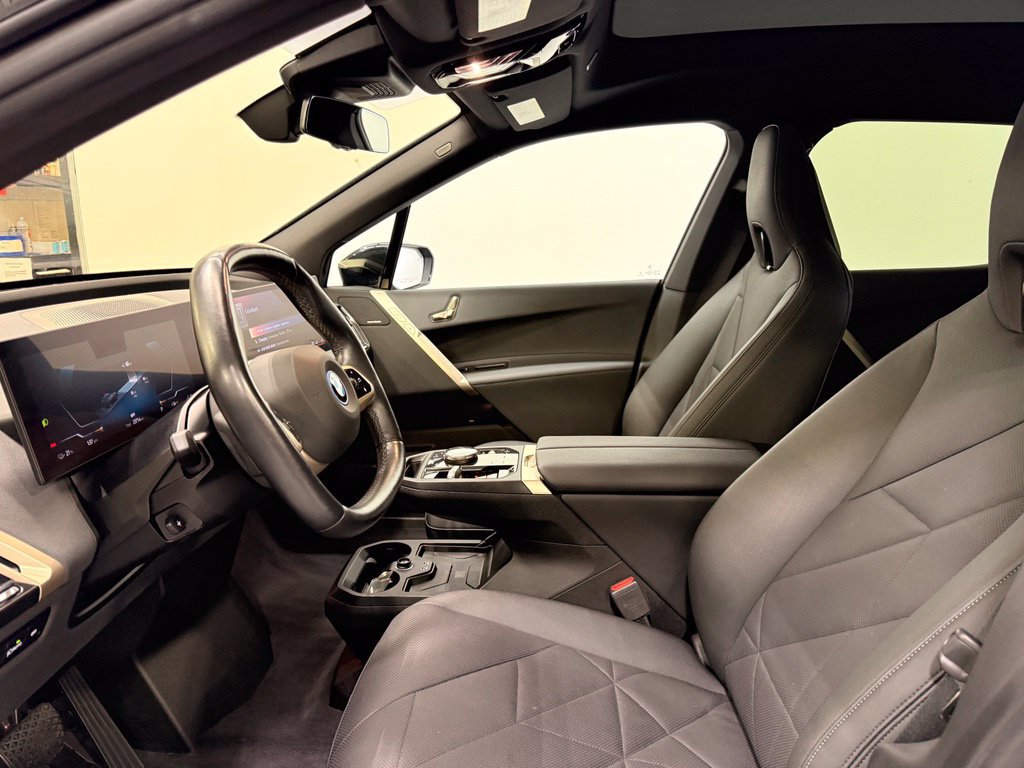 Used 2024 BMW iX xDrive50 AWD/4WD image 12