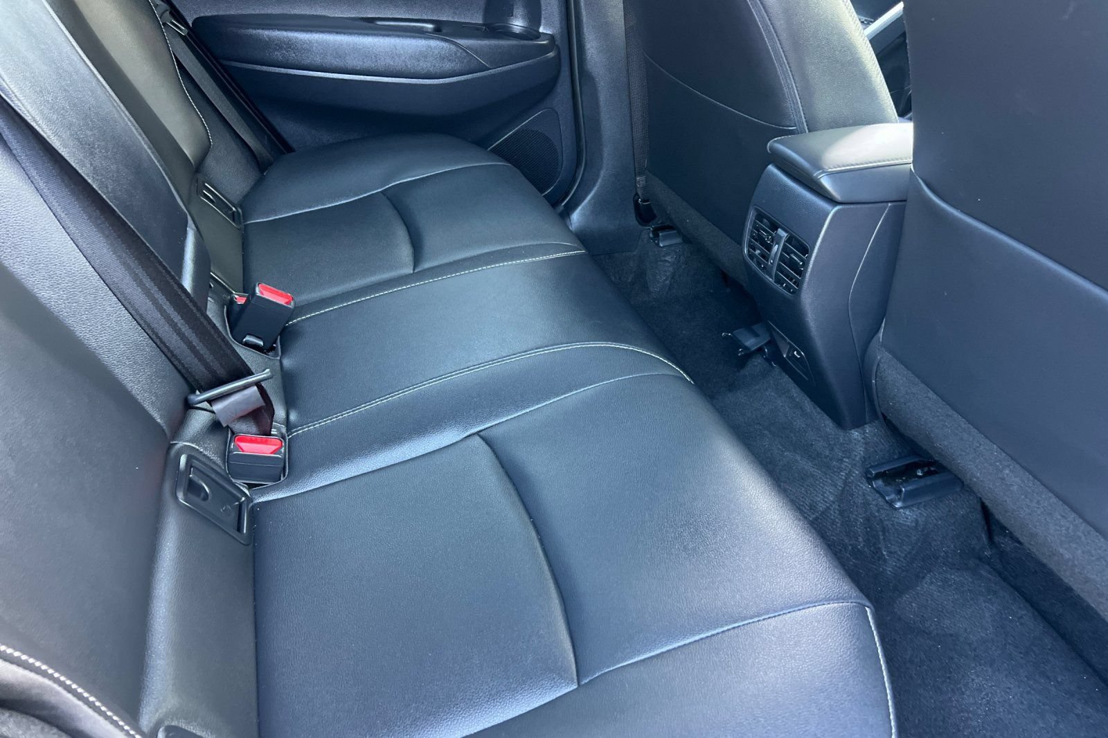 Certified 2025 Toyota Corolla Cross XLE FWD image 18