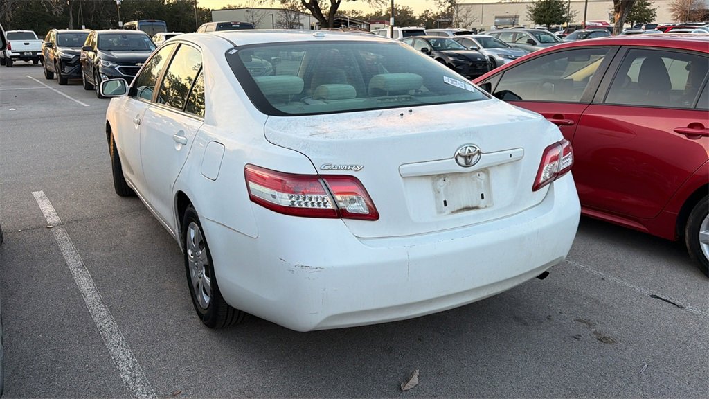 Used 2010 Toyota Camry SE image 4