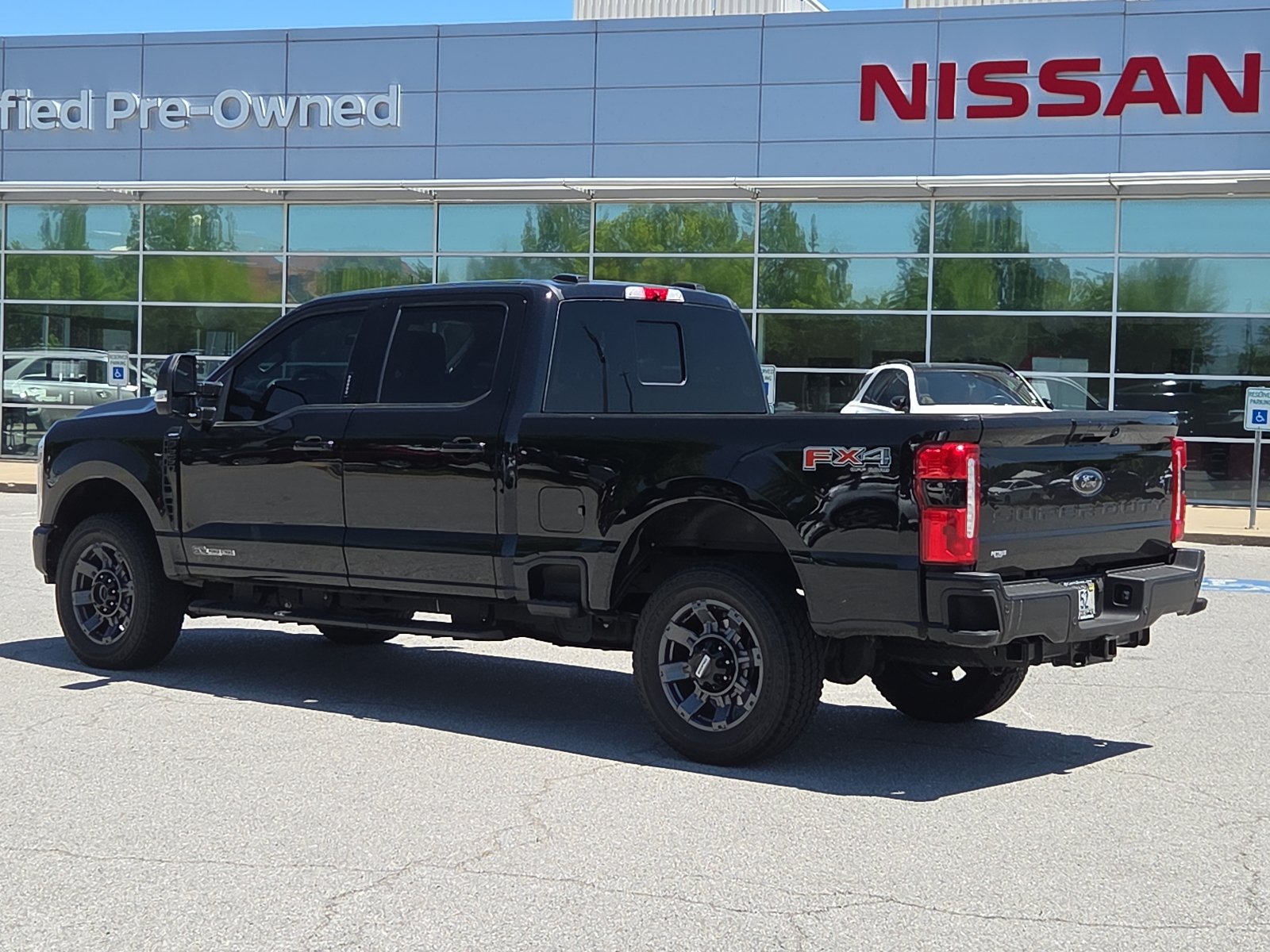 Used 2024 Ford F250 Lariat w/ Lariat Ultimate Package AWD/4WD image 4