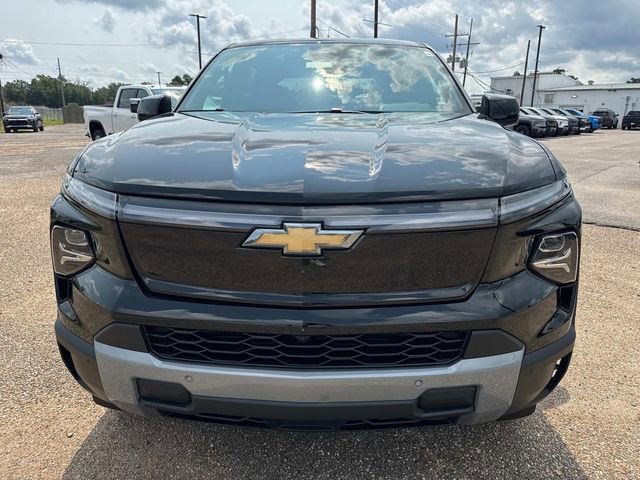 New 2025 Chevrolet Silverado EV LT image 2