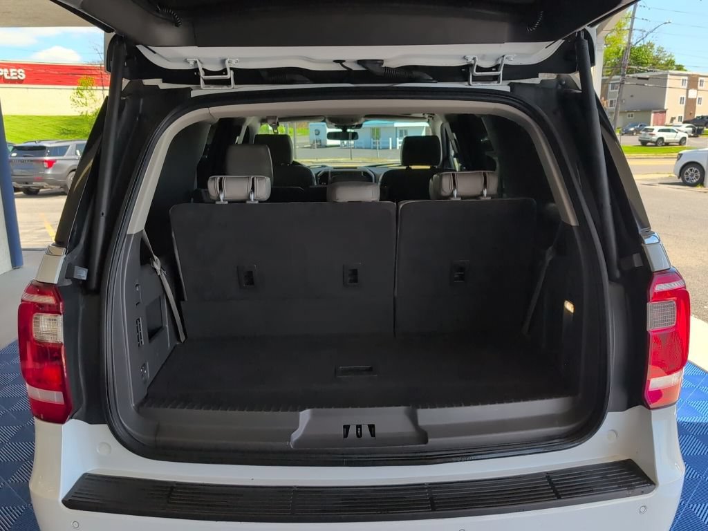Used 2019 Ford Expedition XLT w/ Equipment Group 202A AWD/4WD image 27