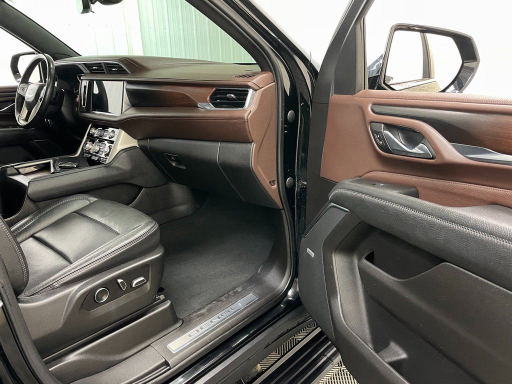 Used 2021 GMC Yukon Denali w/ Denali Ultimate Package AWD/4WD image 41