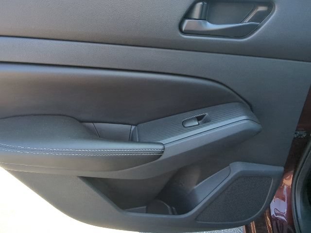 Used 2025 Nissan Altima 2.5 SV FWD image 24