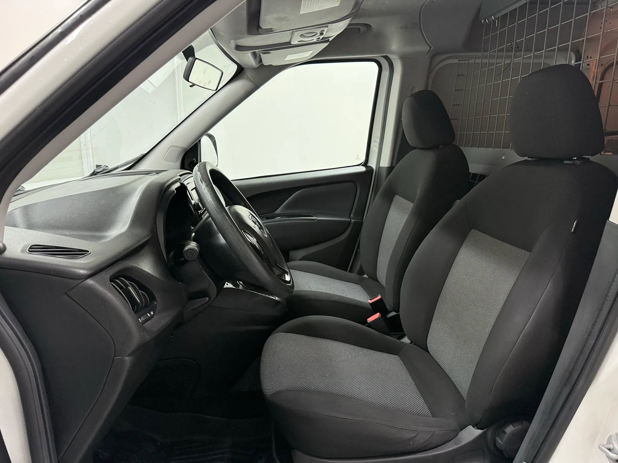 Used 2020 RAM ProMaster City Tradesman image 11