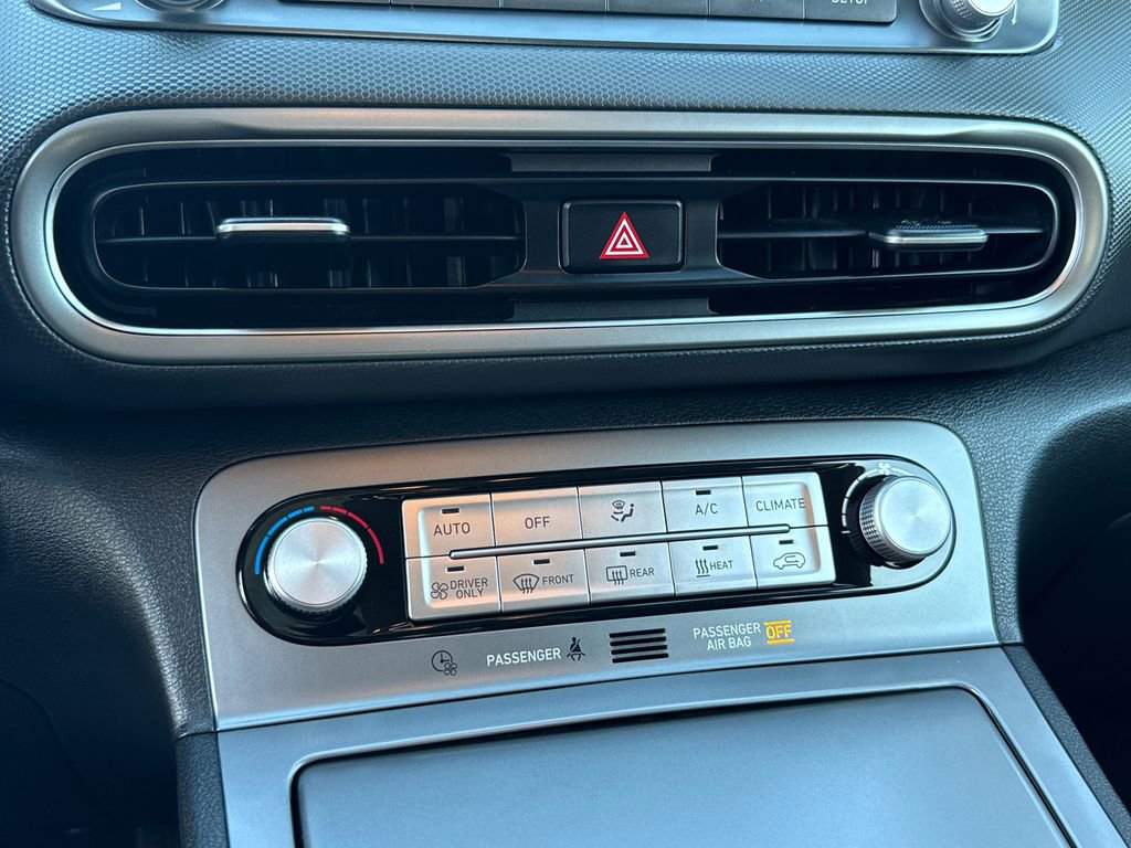 Used 2023 Hyundai Kona SE FWD image 29