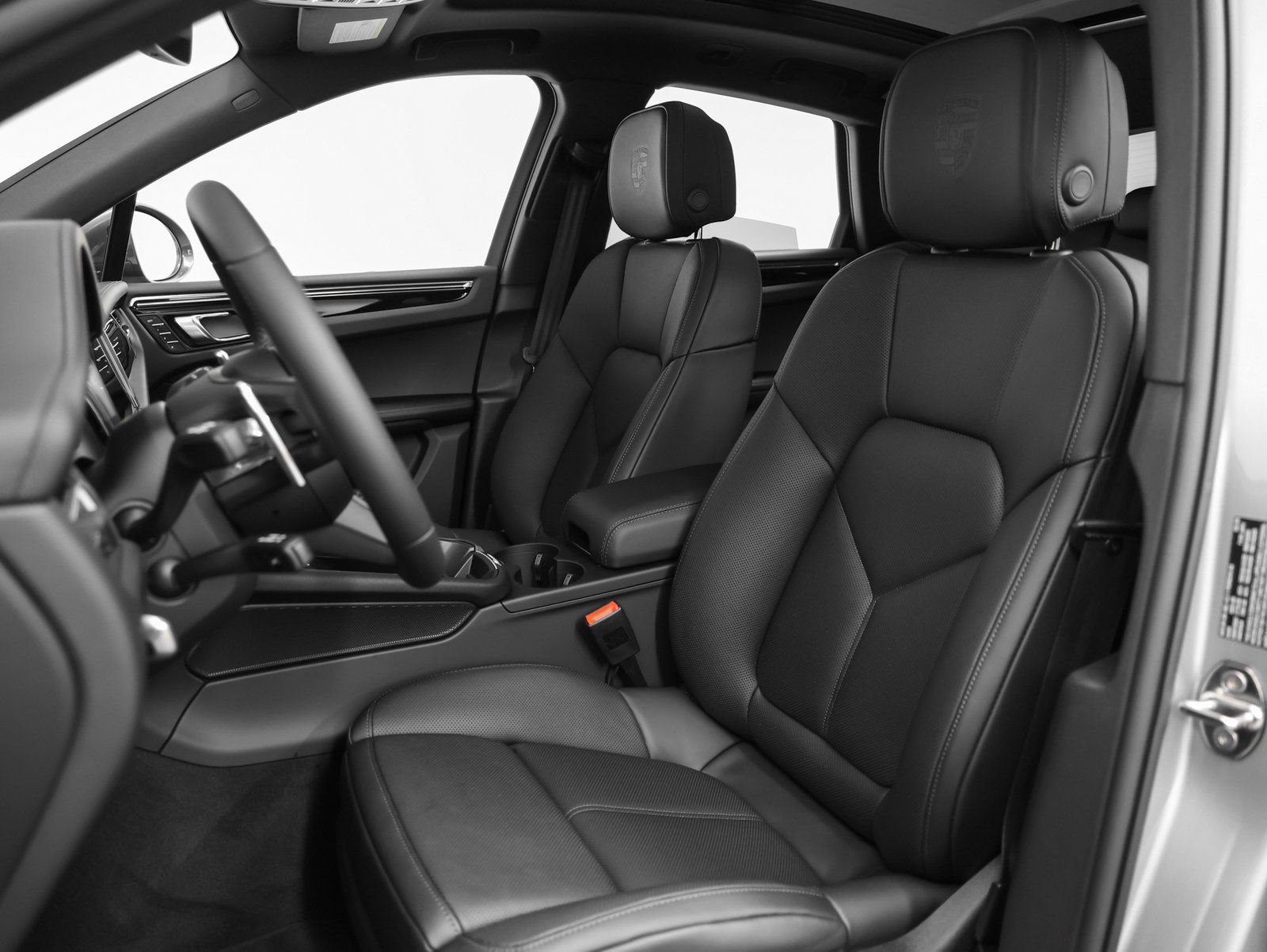 New 2025 Porsche Macan Turbo image 5