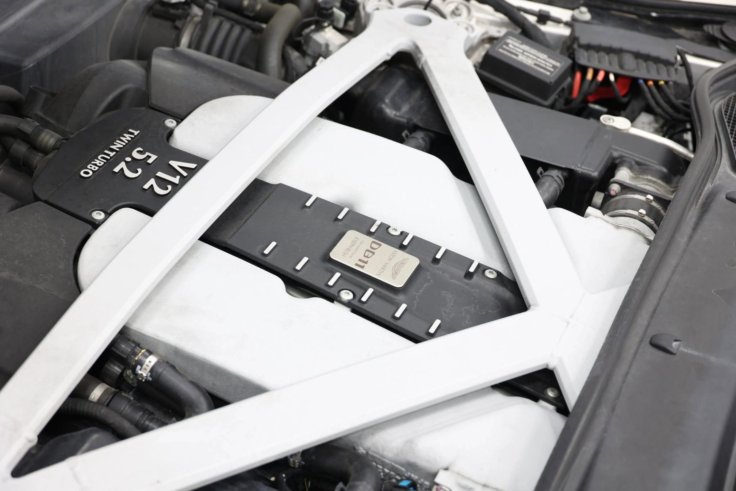 Used 2018 Aston Martin DB11 V12 image 85