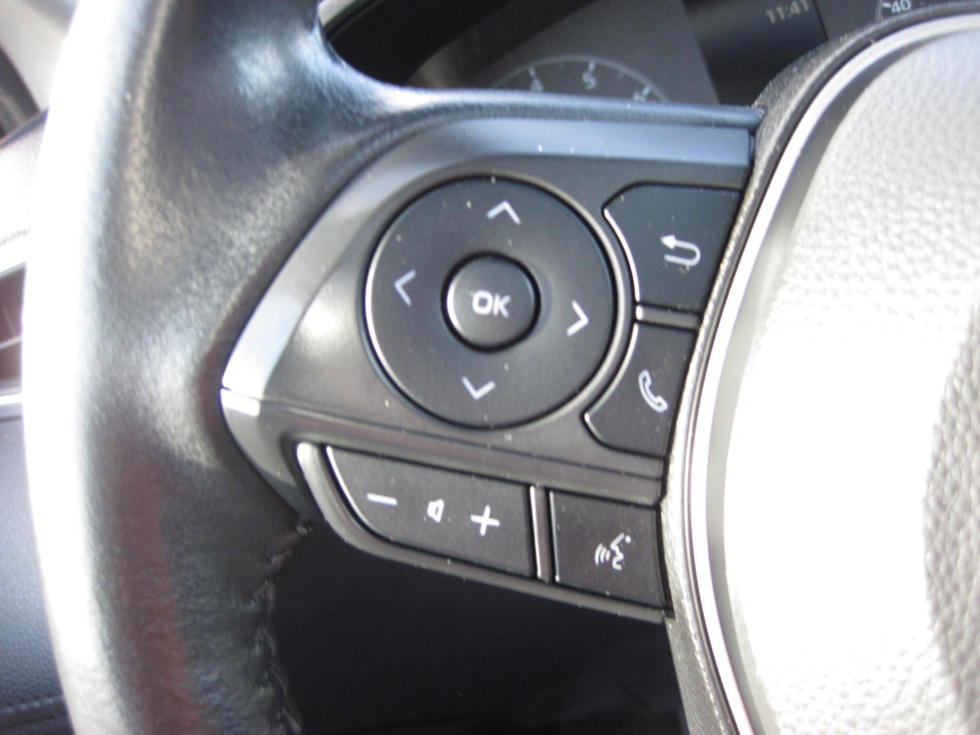 Used 2023 Toyota Corolla Cross LE w/ Moonroof Package image 14