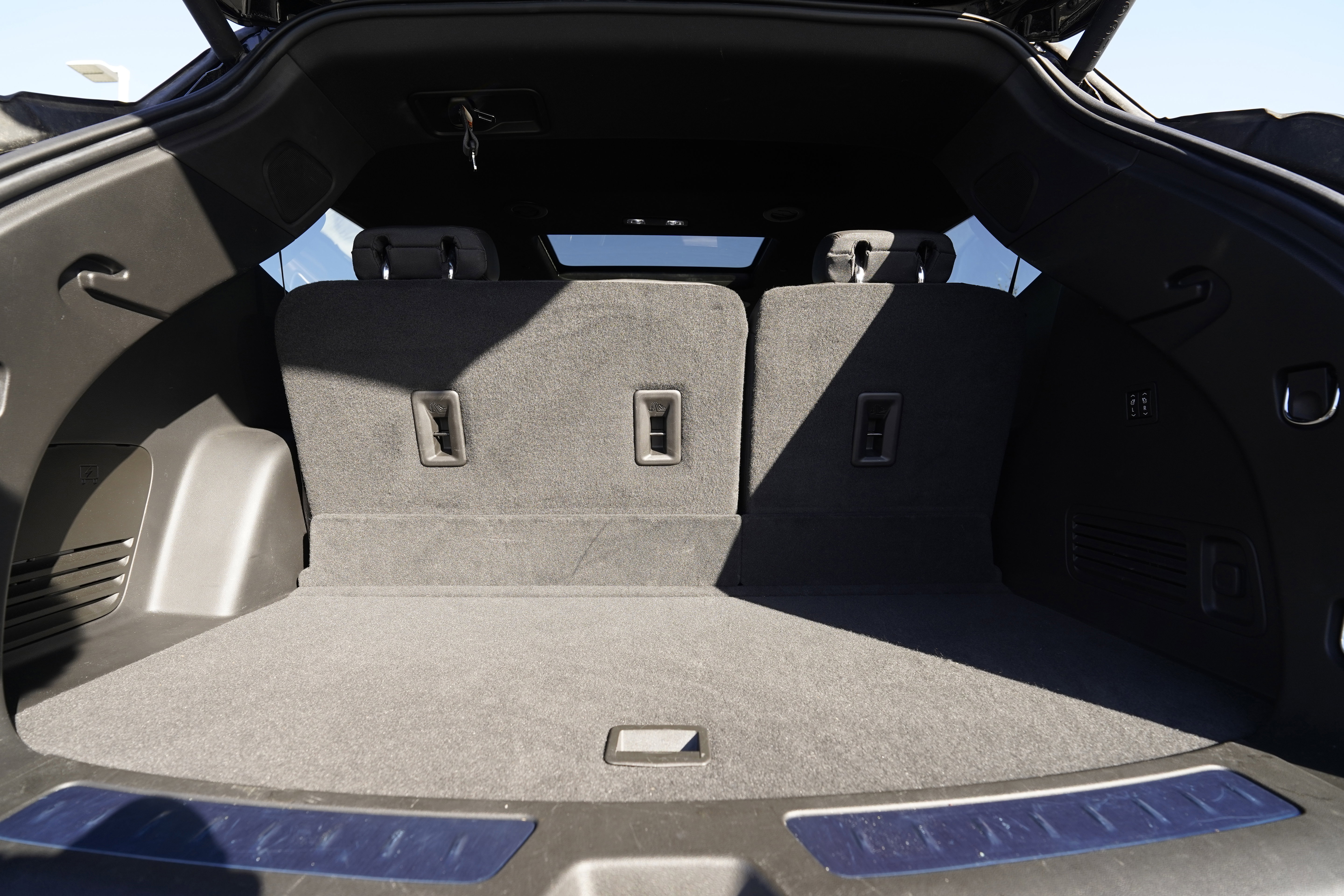 Used 2024 Buick Enclave Avenir w/ Avenir Technology Package image 40