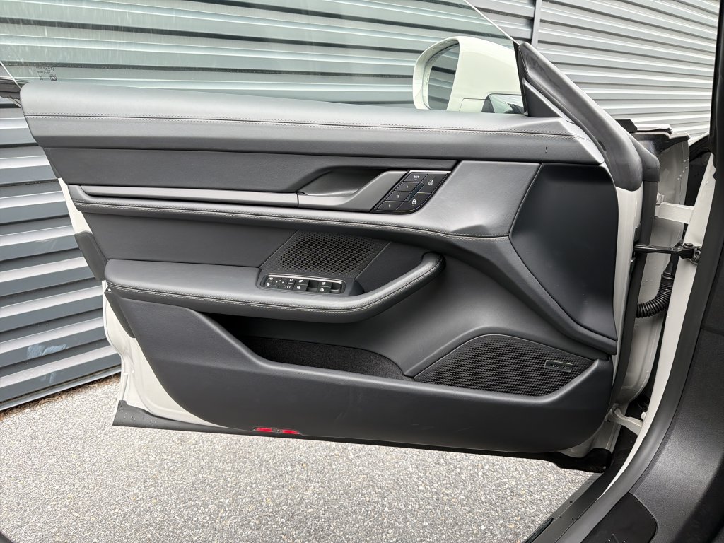 New 2026 Porsche Taycan GTS AWD/4WD image 14