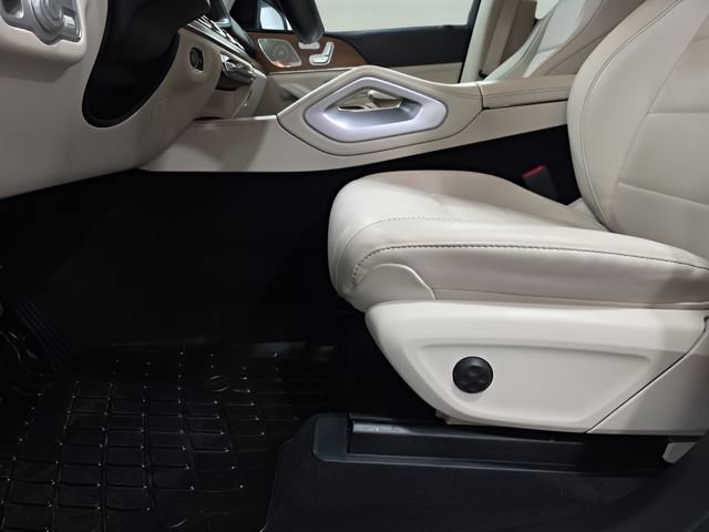 Used 2023 Mercedes-Benz GLE 350 4MATIC w/ Premium Package image 9
