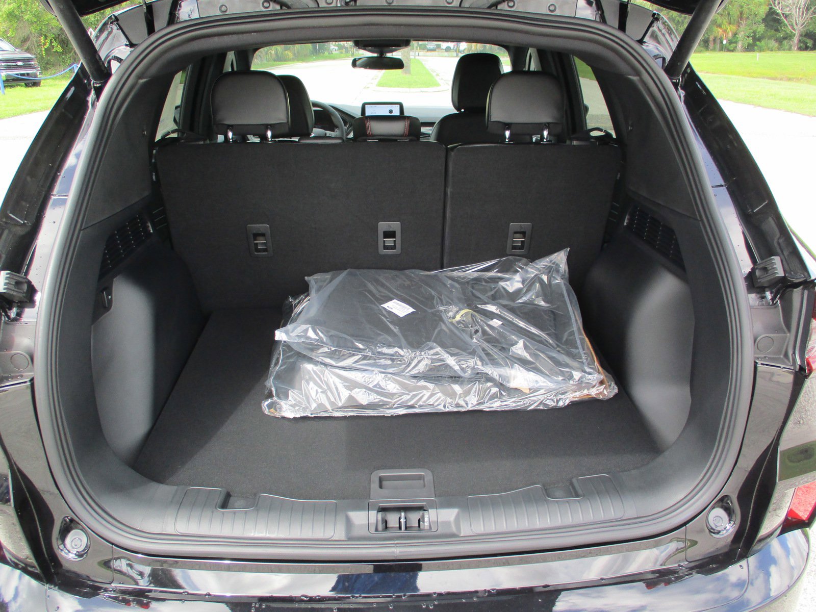 New 2024 Ford Escape ST-Line w/ Equipment Group 301A image 23