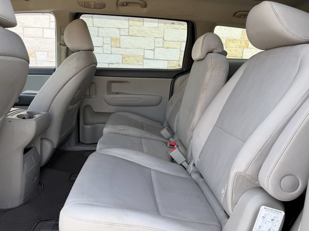 Used 2021 Kia Sedona LX FWD image 27