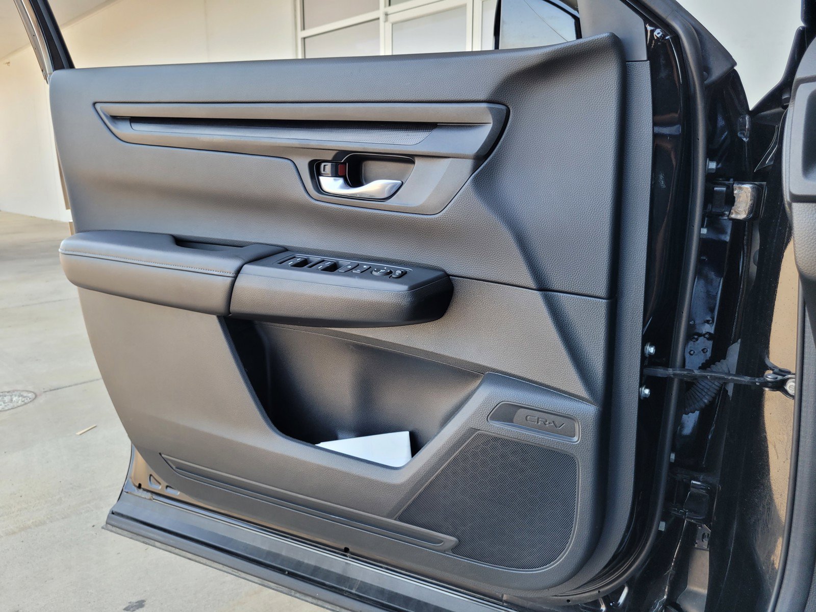 Used 2025 Honda CR-V LX image 25