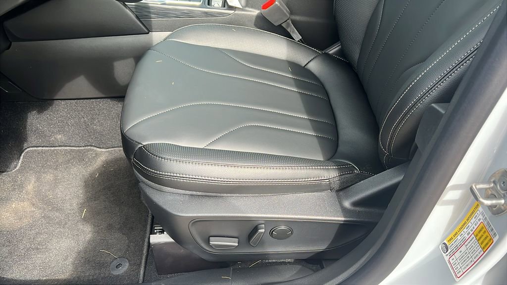 New 2025 Ford Escape Plug-in Hybrid w/ PHEV Premium Package image 12