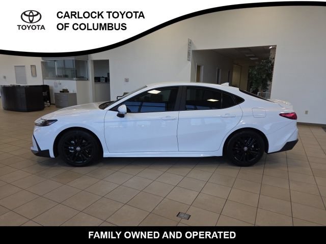 Used 2026 Toyota Camry SE FWD image 3