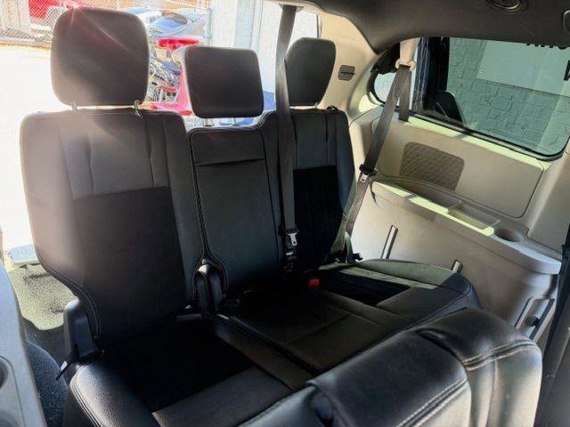 Used 2018 Dodge Grand Caravan SXT FWD image 10