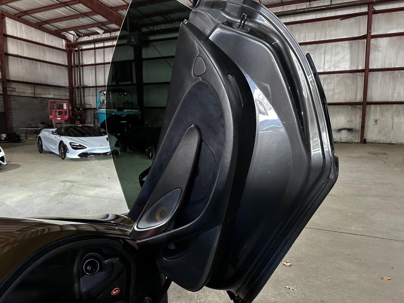 Used 2016 McLaren 570S Coupe image 22