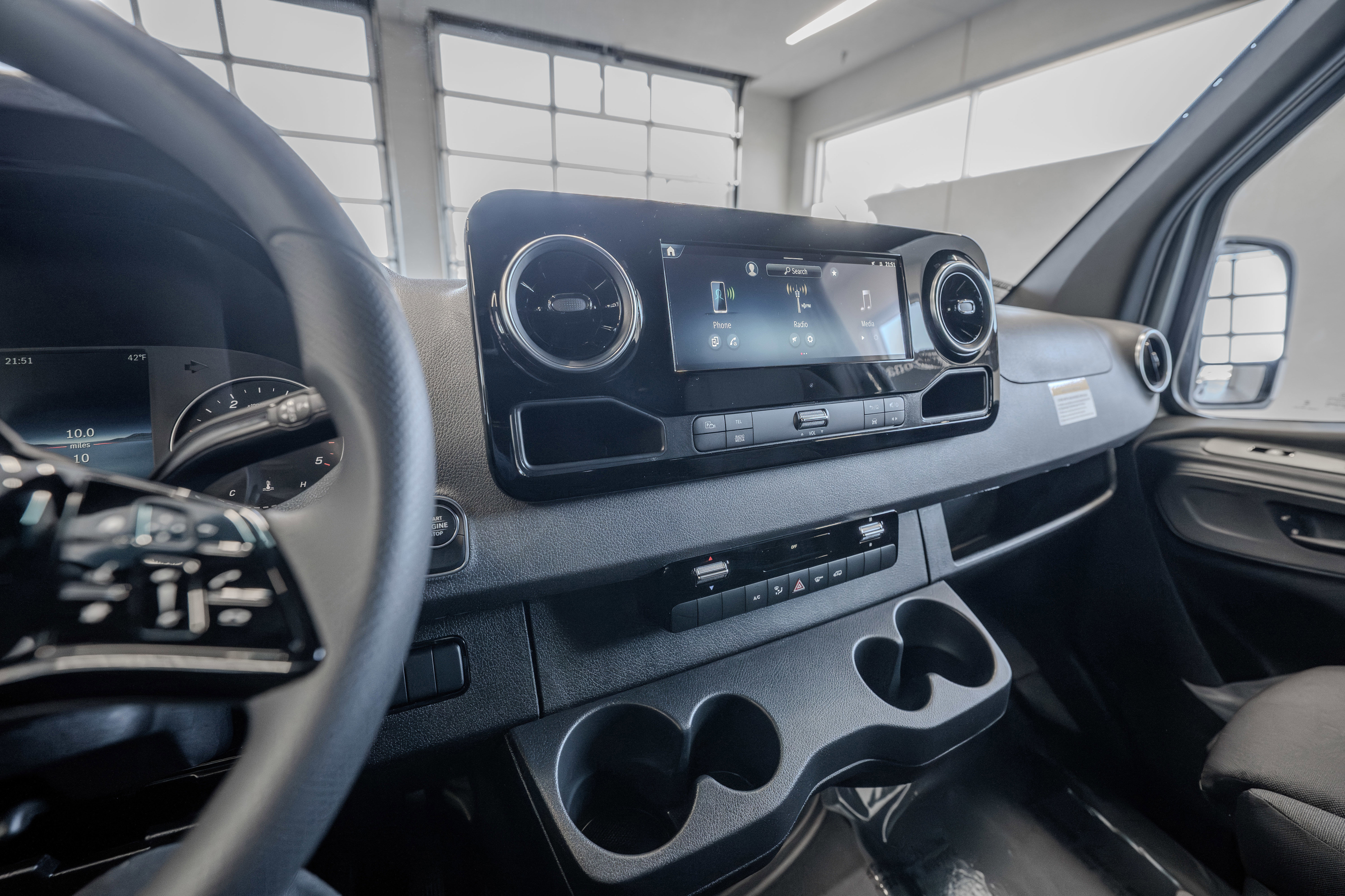 Used 2025 Mercedes-Benz Sprinter 2500 image 20