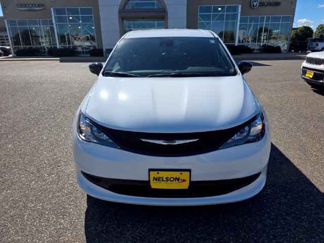 New 2027 Chrysler Pacifica LX FWD image 4