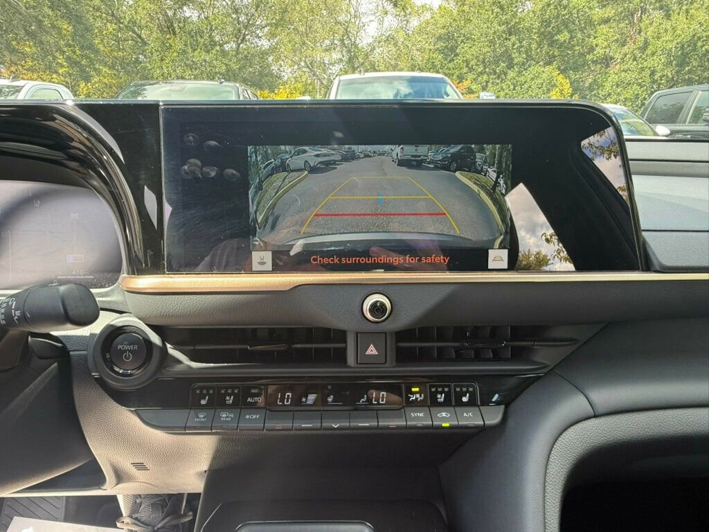 Used 2025 Toyota Crown image 6
