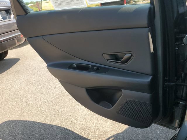 Used 2024 Hyundai Elantra Limited FWD image 19