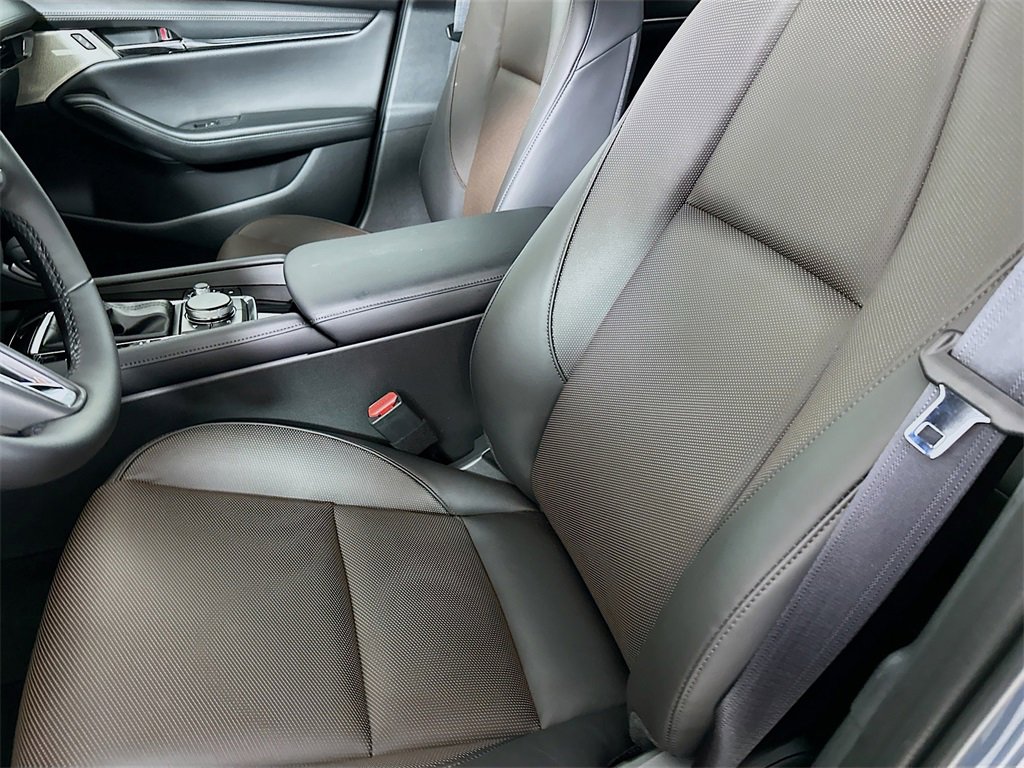 New 2025 MAZDA MAZDA3 Hatchback w/Premium Plus Pkg image 8