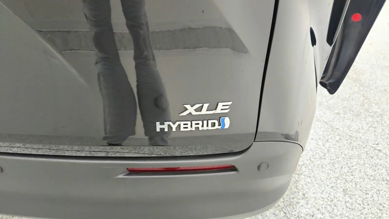 Used 2024 Toyota Sienna XLE image 17