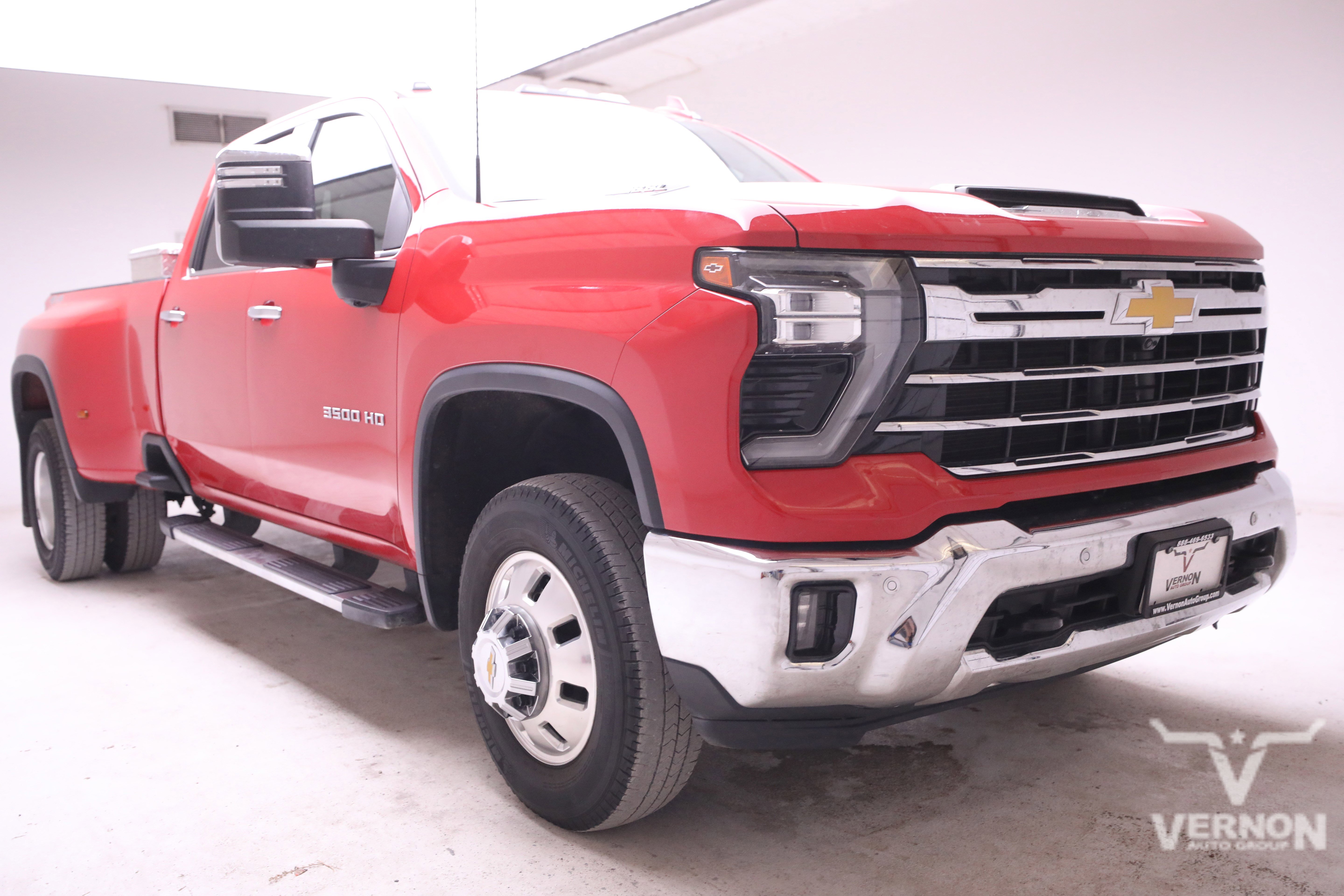 Used 2024 Chevrolet Silverado 3500 LTZ w/ LTZ Convenience Package image 7