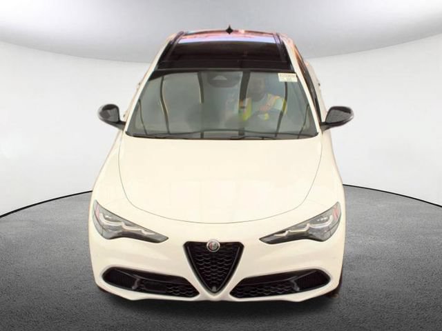 Used 2025 Alfa Romeo Stelvio Tributo Italiano w/ Driving Assist Package AWD/4WD image 2
