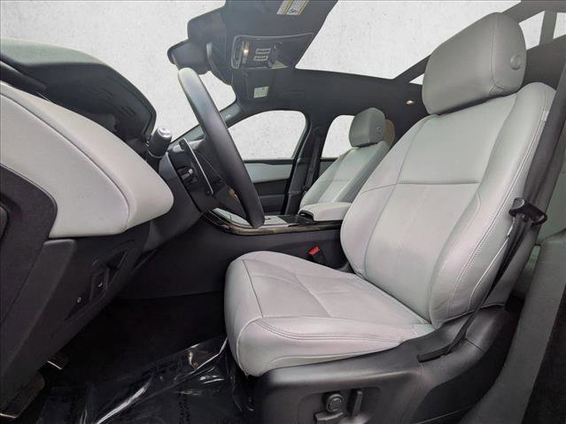 Used 2024 Land Rover Range Rover Velar Dynamic SE image 17