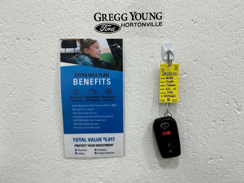 Used 2025 Toyota Tacoma SR5 w/ SR5 Upgrade Package image 31