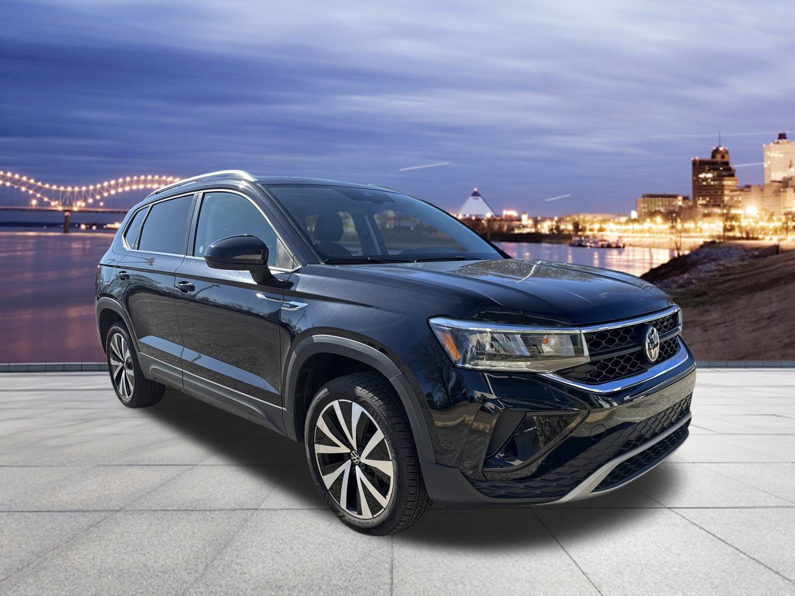 Certified 2024 Volkswagen Taos SE image 4