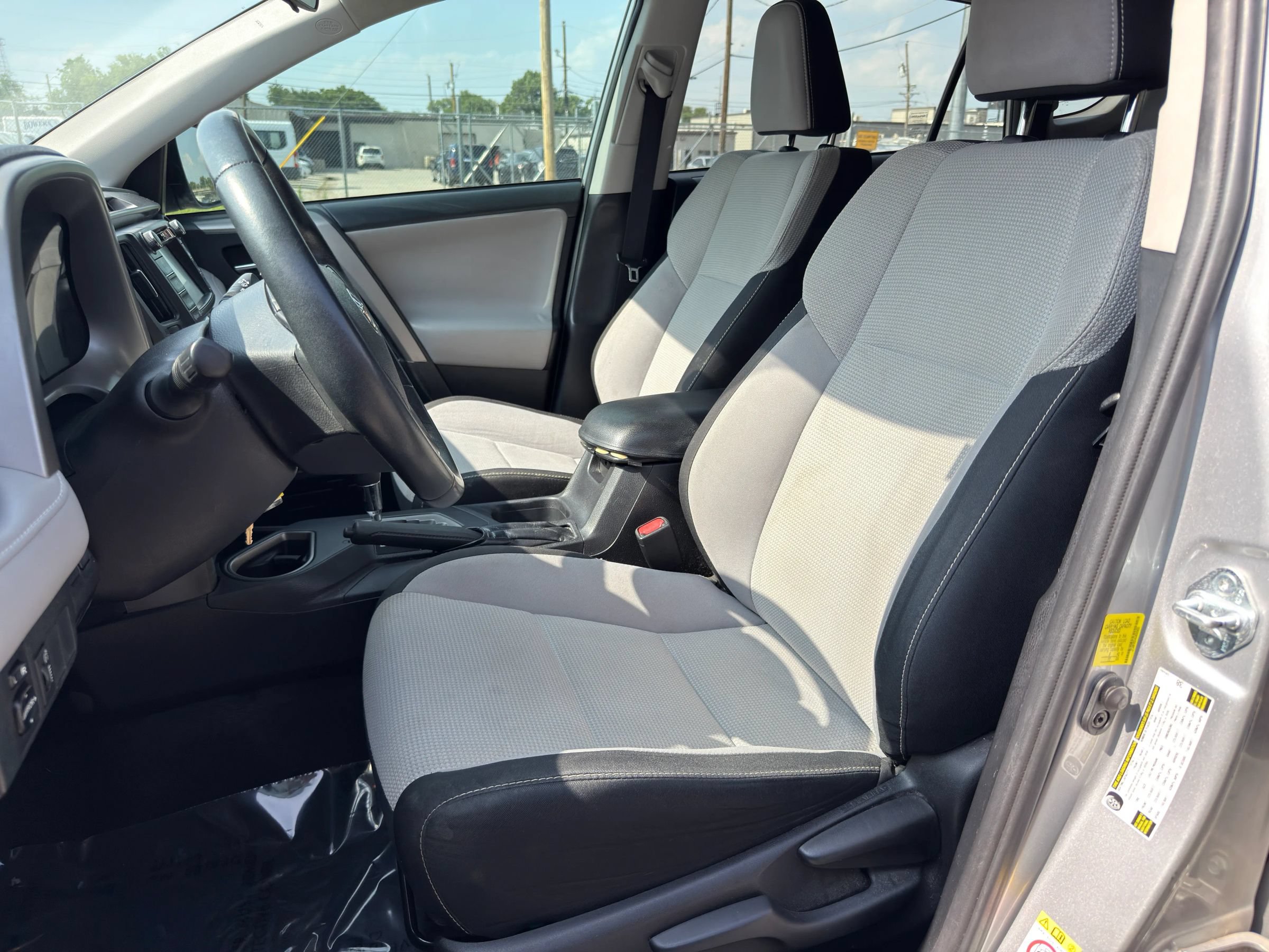 Used 2016 Toyota RAV4 XLE FWD image 17