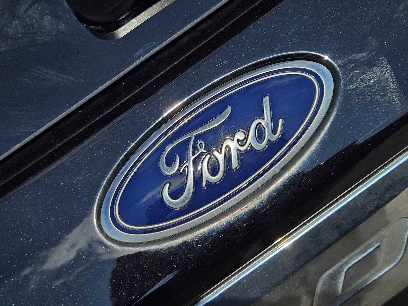 Used 2022 Ford Explorer XLT w/ Equipment Group 202A image 12