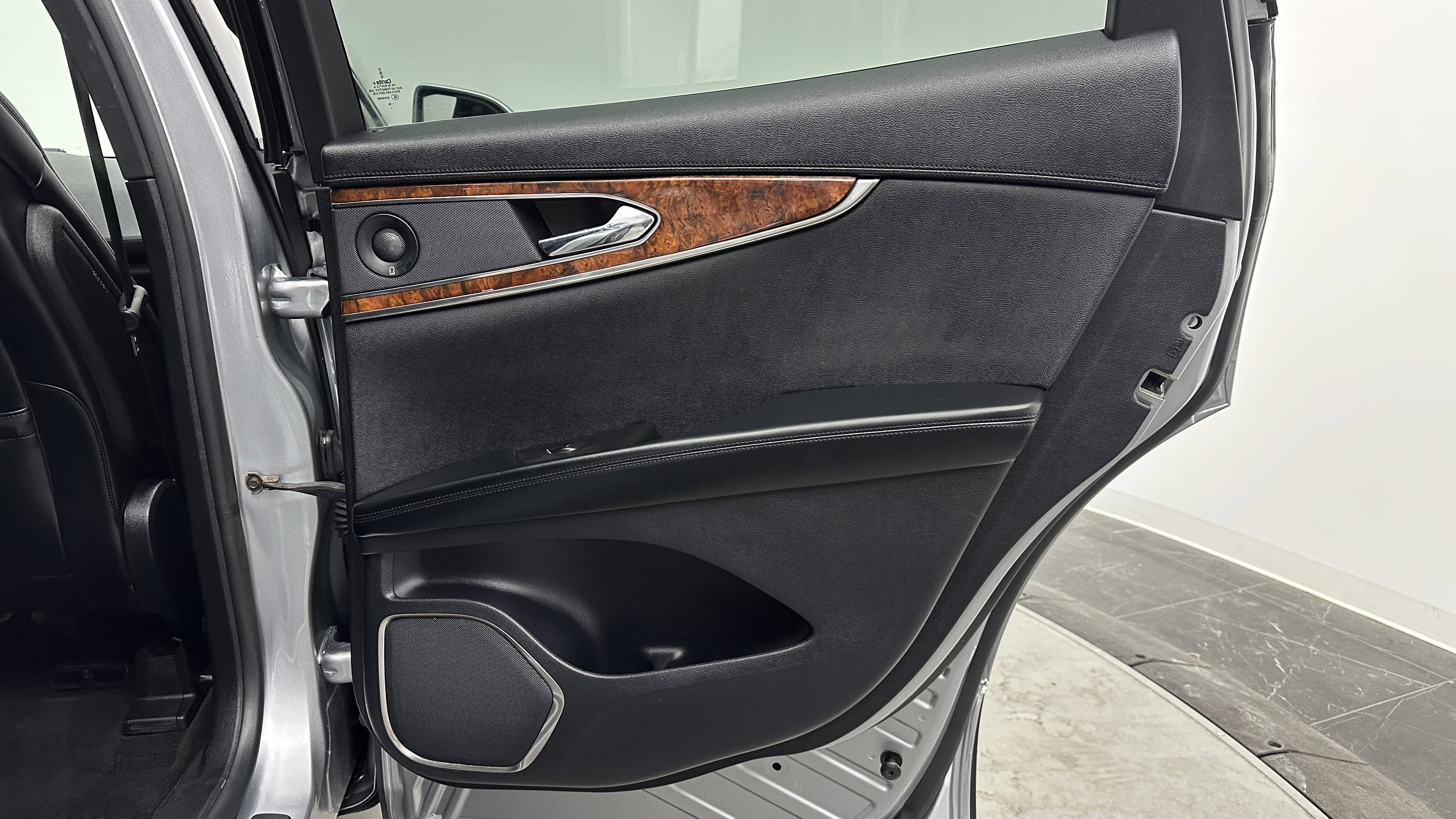 Used 2020 Lincoln Nautilus Reserve w/ Equipment Group 201A image 36