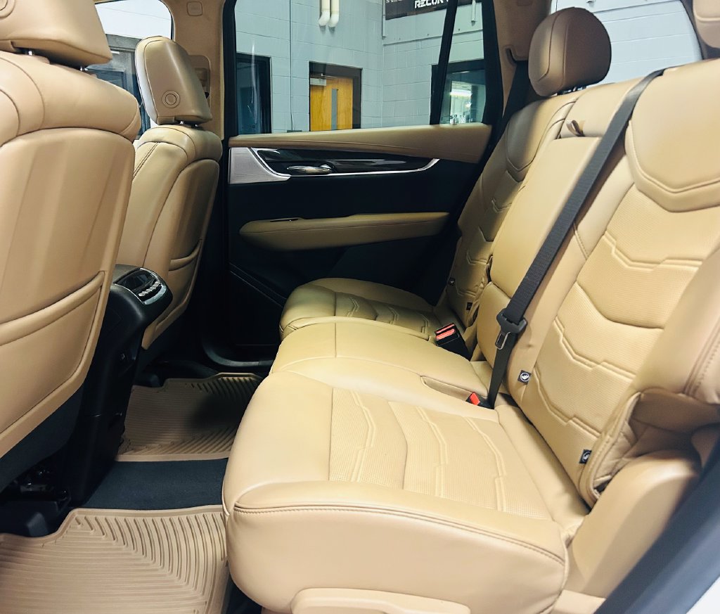 Used 2022 Cadillac XT6 Sport w/ Platinum Package AWD/4WD image 14